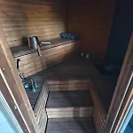 Arctic Treehouse דירה רובניימי