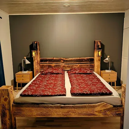 Arctic Treehouse Daire